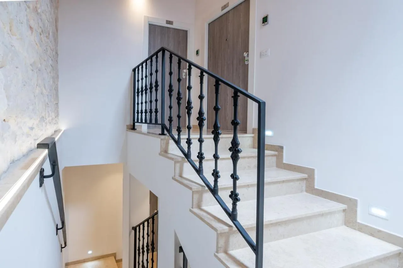 Aaa Apartments & Rooms プーラ