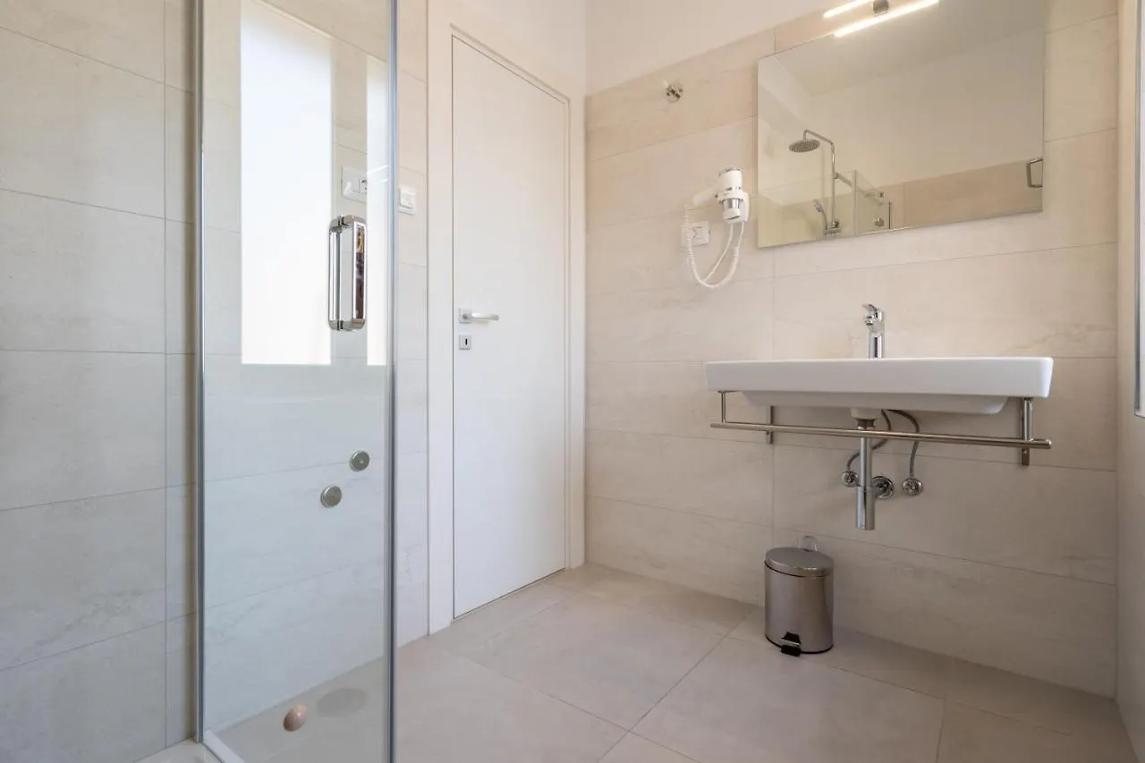 Aaa Apartments & Rooms プーラ
