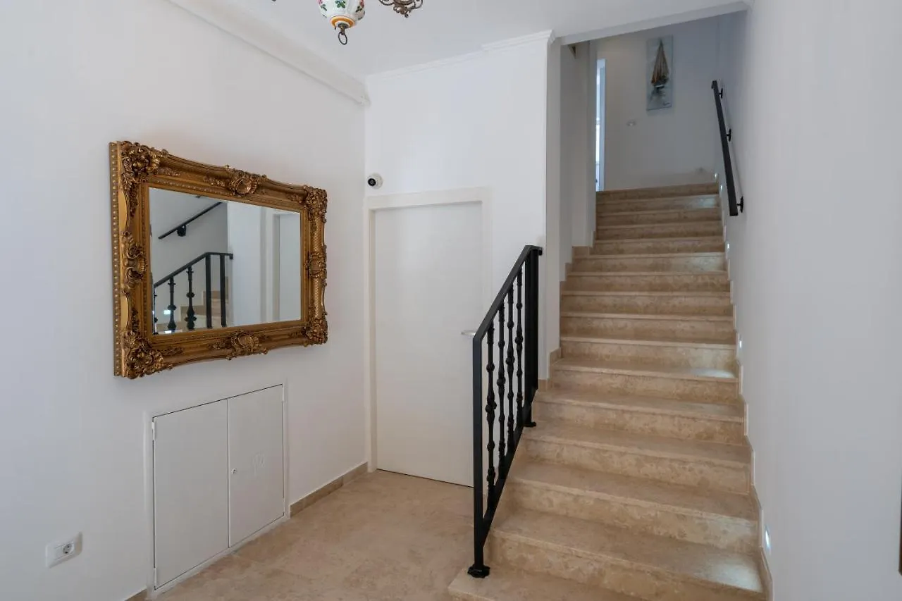 Aaa Apartments & Rooms プーラ