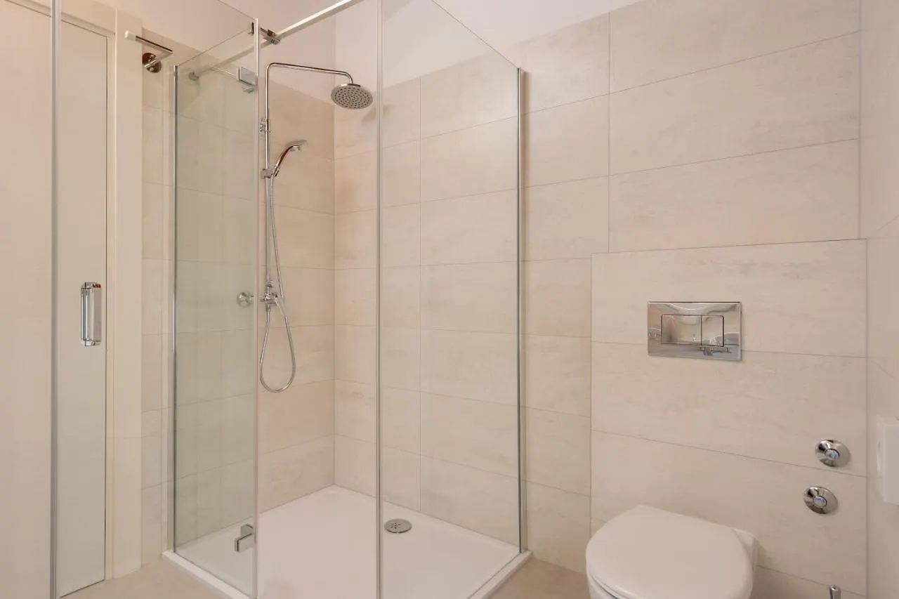 Aaa Apartments & Rooms プーラ