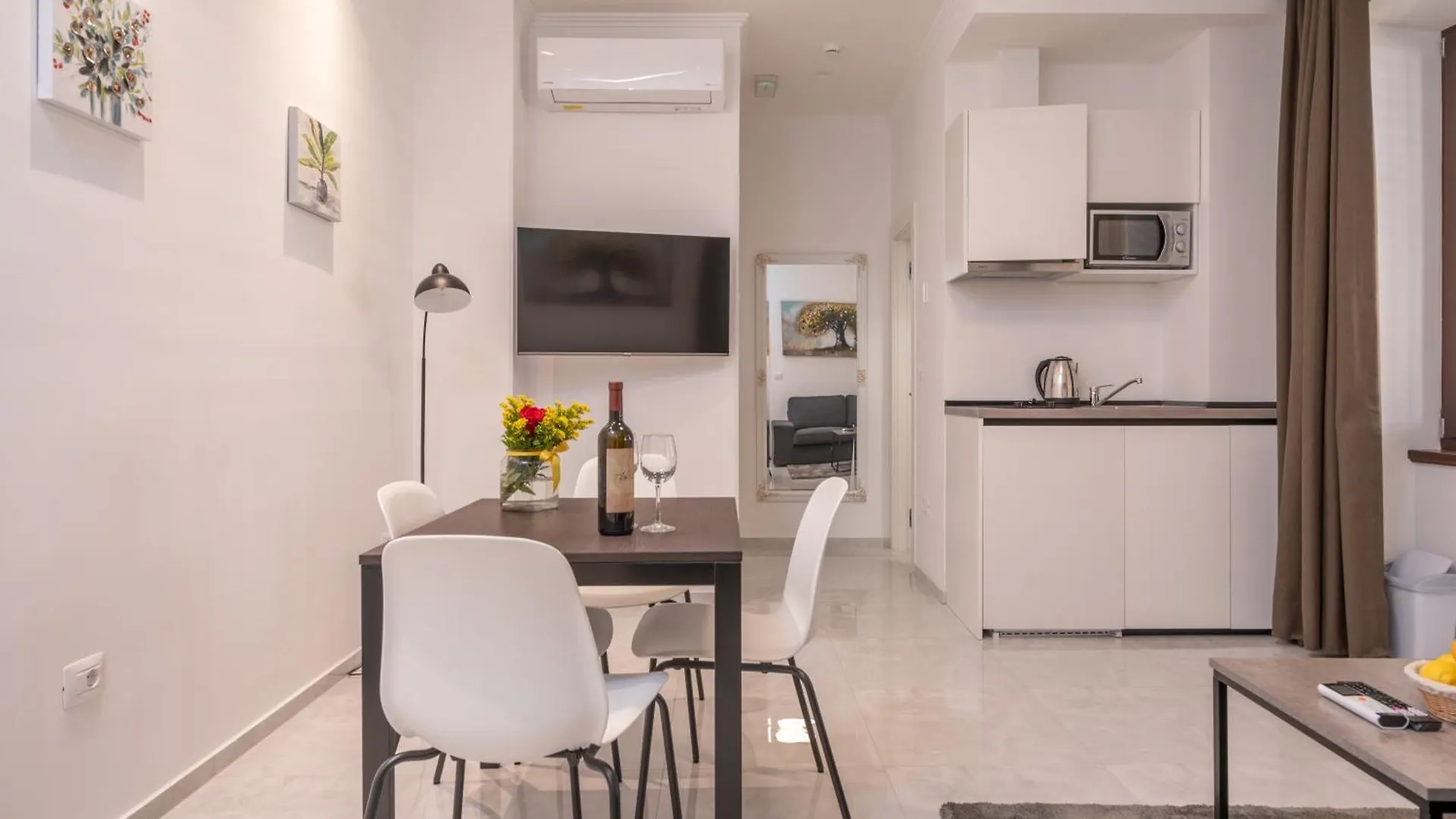 Aaa Apartments & Rooms プーラ