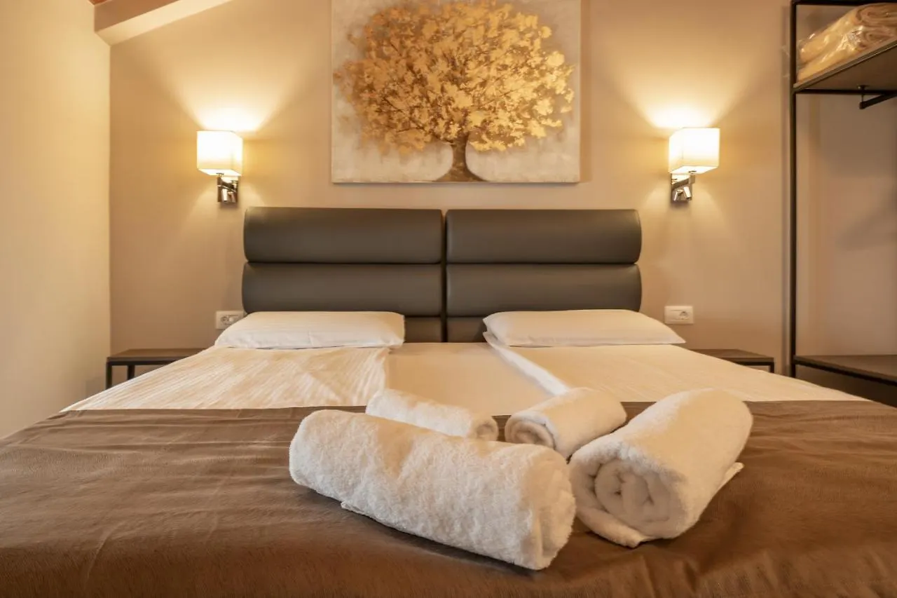 Aaa Apartments & Rooms Pula