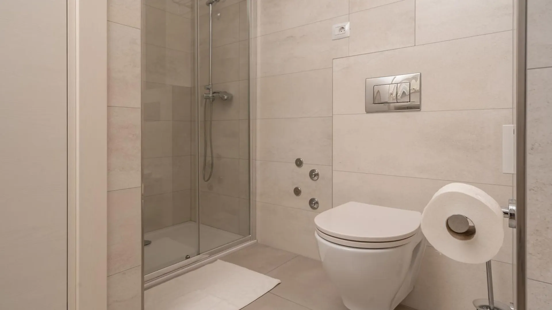 Aaa Apartments & Rooms Pula Croatia